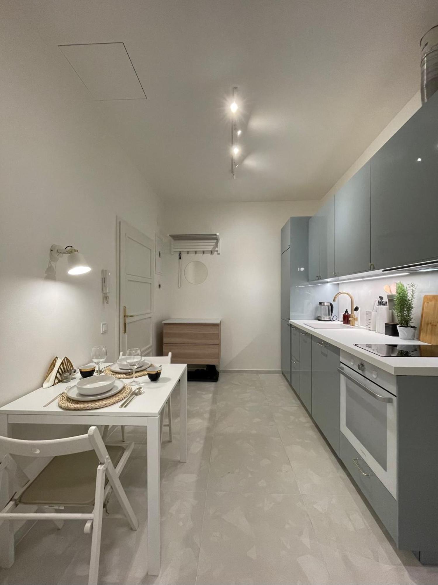 Urban Retreat I Modern Boho Apartments In Lovely Letna District - 10 Minutes From Old Town Прага Екстериор снимка